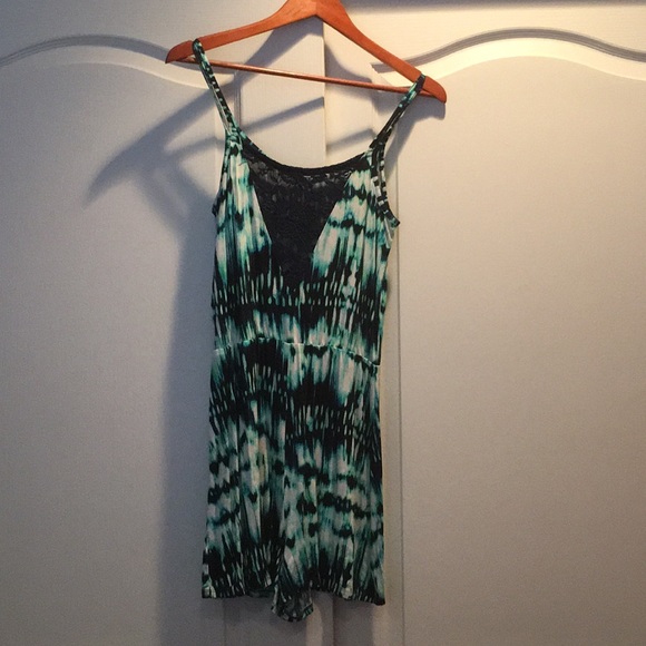 Forever 21 lace back Romper - Picture 3 of 4